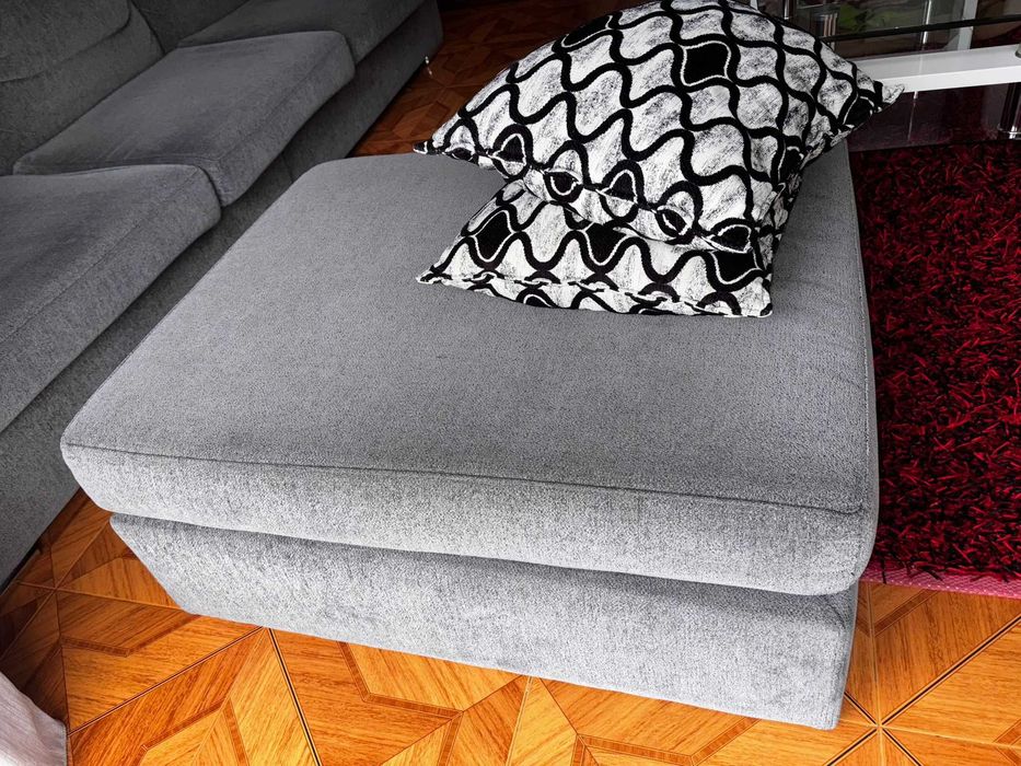 Sofá e puff de excelente qualidade(oferta 2 candeeiros)