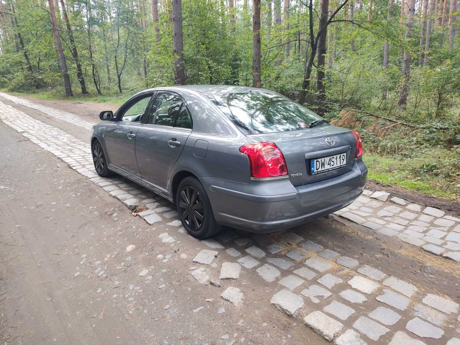 Toyota Avensis 2005 rok 1.8 benzyna