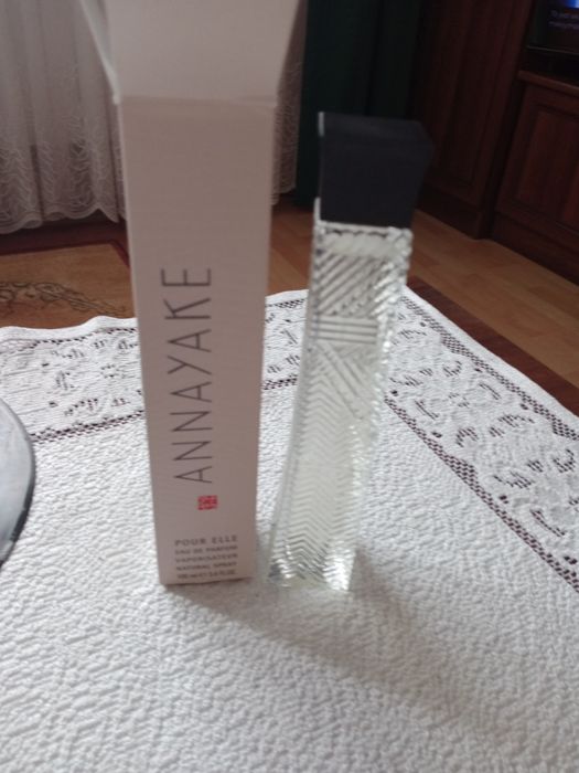 Annayake Pur Elle woda perfumowana dla kobiet.