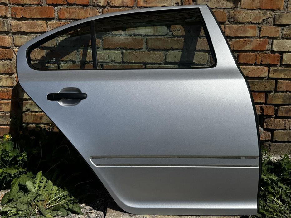 Двері, дверь, дверка задня, права, ліва Skoda Octavia A5 ліфтбек