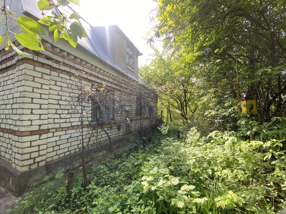 Продається гарний будинок .
