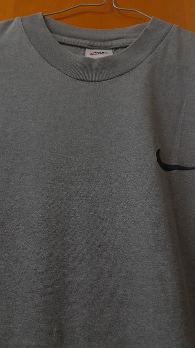 T-Shirt Nike cor cinza escuro tamanho M/L - ÚLTIMOS DIAS