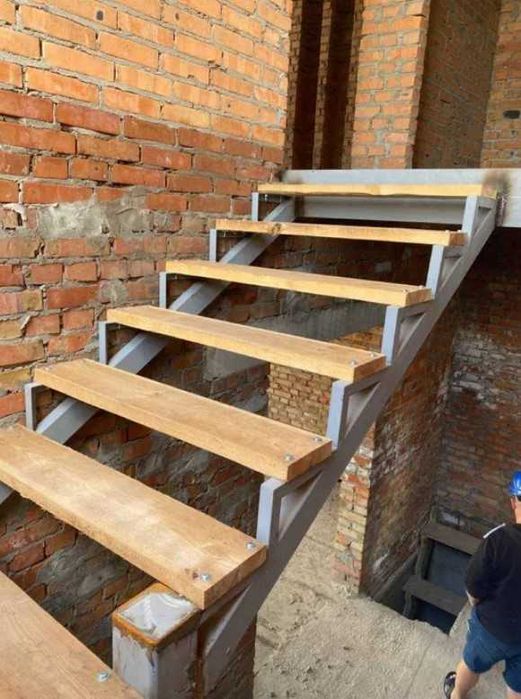 Продам з наповненням 4х к. таунхаус 104 кв.м. з власним підвалом.