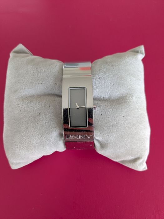 Relógio marca DKNY