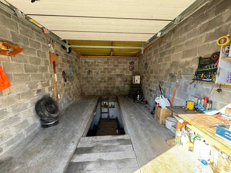 Гараж 38кв,м 2поверховий ,за ЖК Академ містечко,вул.Прибузька
