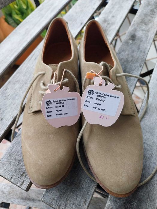 Sapatos em pele creme/bege