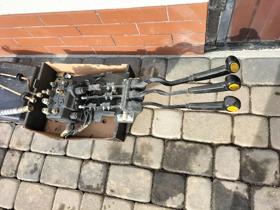 rozdzielacz hydrauliczny do wózka widłowego