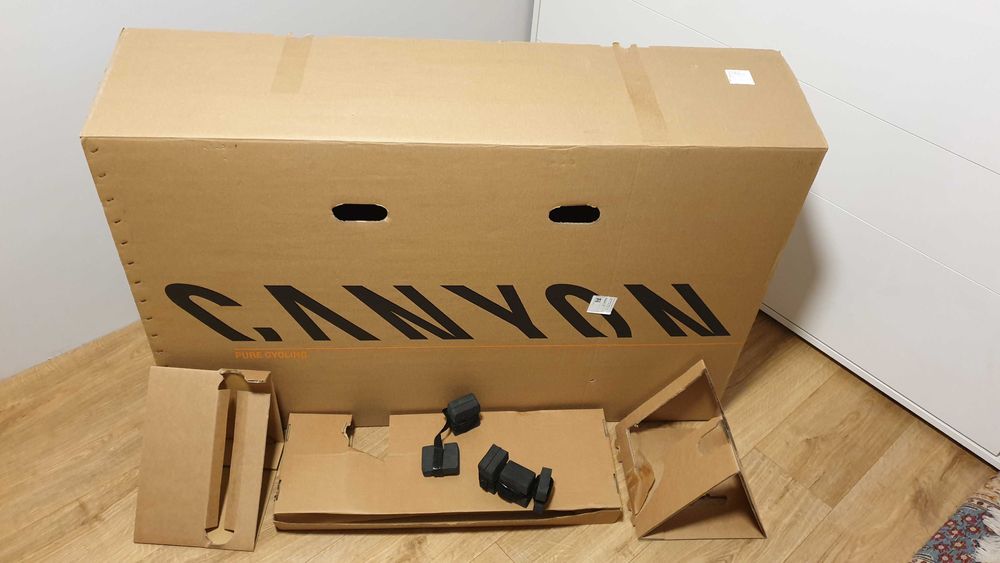 Oddam karton na rower.Canyon.