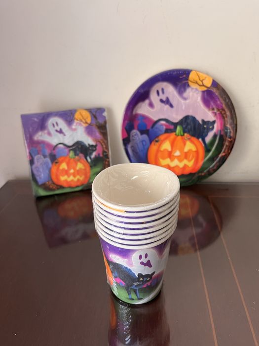 Artigos ( novos com etiqueta)  para festa de Halloween