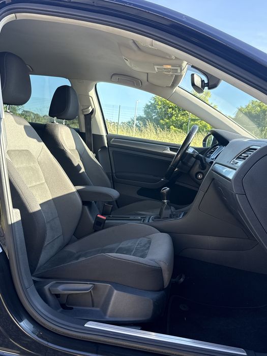 Volkswagen Golf 7,5        1.6 TDi 115cv (Look GTi)