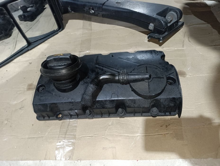 Клапанная крышка Skoda Octavia A5 Volkswagen Audi Seat 1.9 2.0 TDI