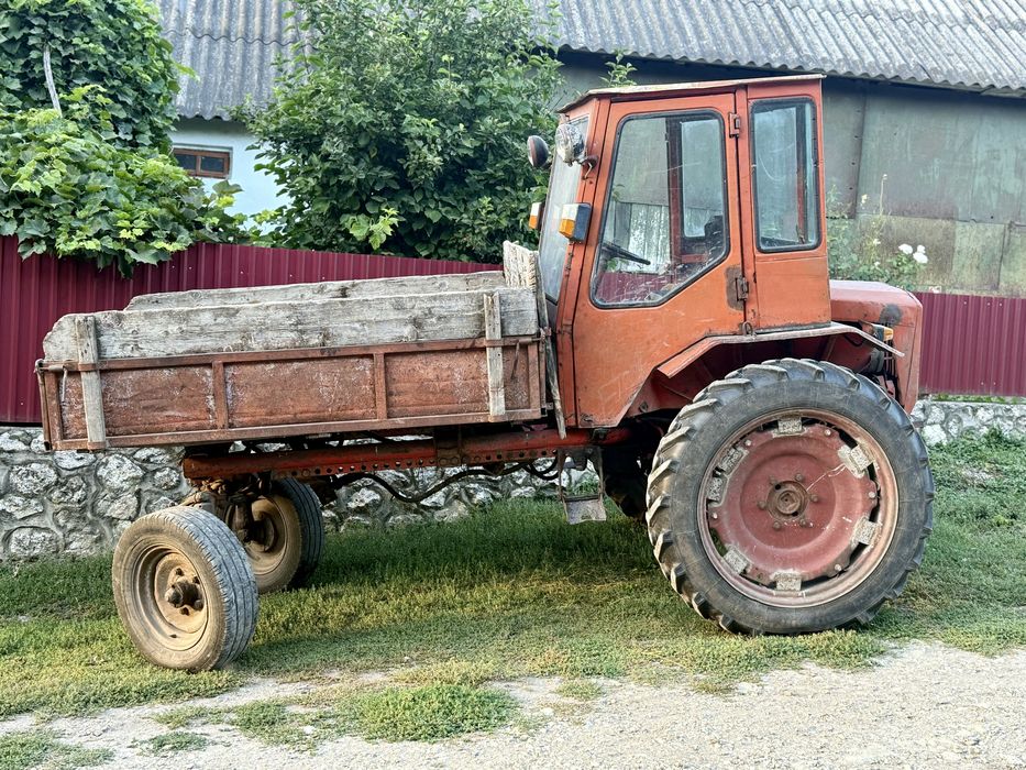 Продаю тарктор свій шасік Т-16М