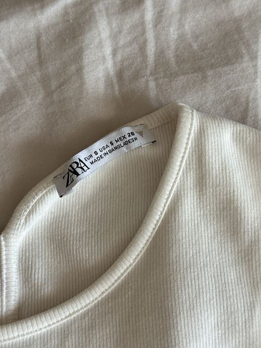 майка з вирізом на спині Zara