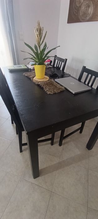 mesa extensível  Ikea com 4 cadeiras