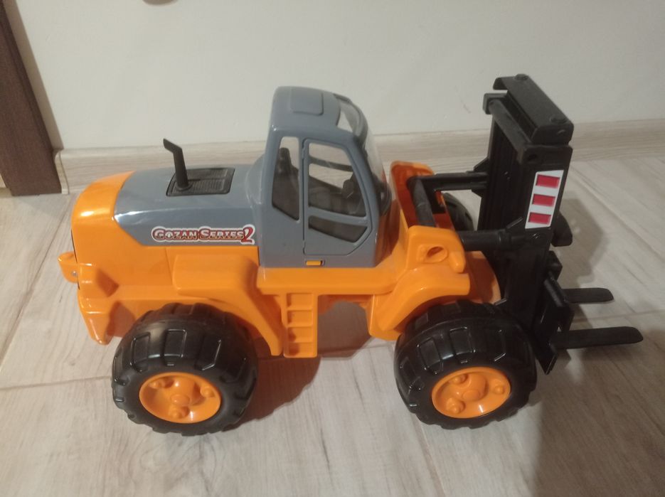 Duży wózek widłowy