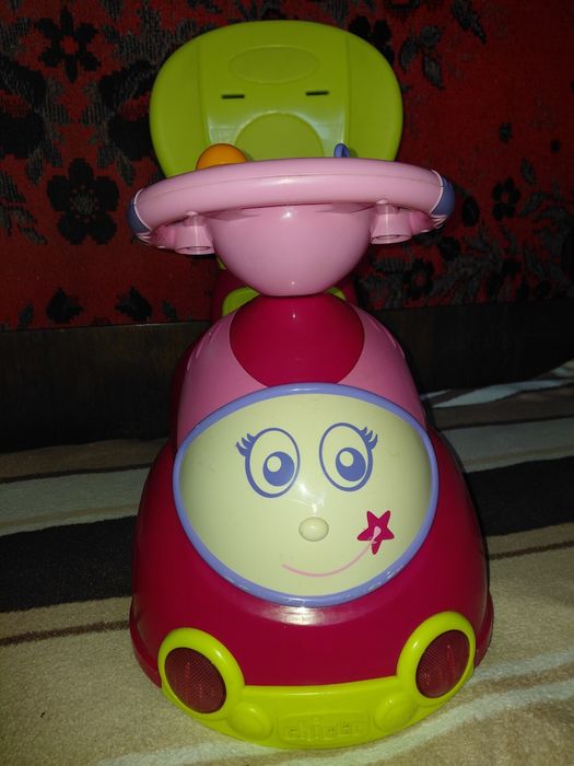 Chicco машинка толокар