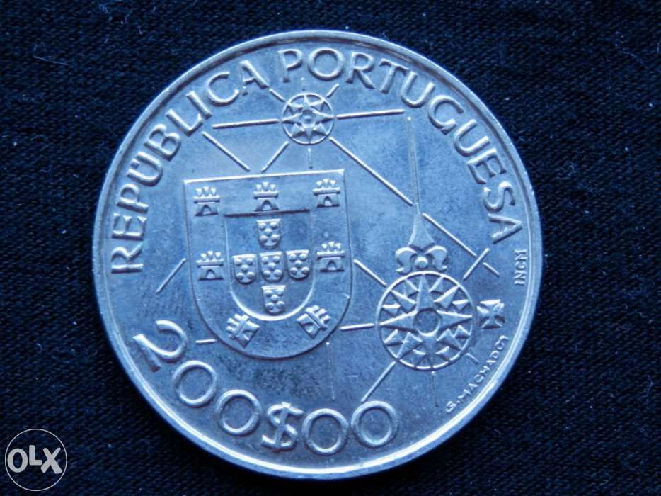 Moedas diversas em bom estado