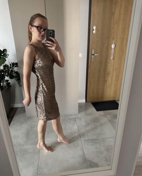 Brokatowa sukienka Mohito / sukienka na sylwestra