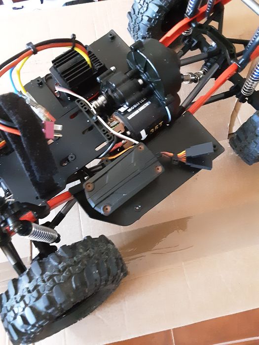 Crawler scale 1.10 Scx10 2 injora cherokee