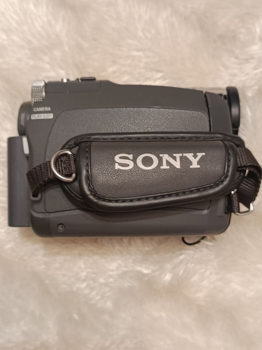 Видео камера Sony Handycam DCR-HC23