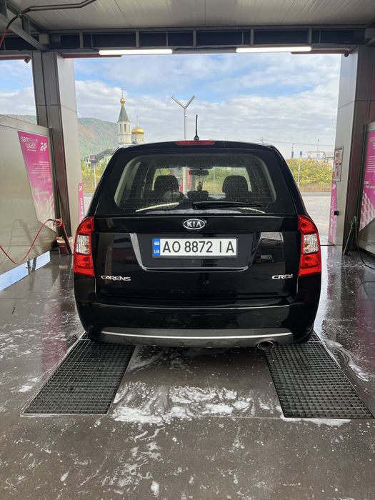Автомобіль  Kia Carens