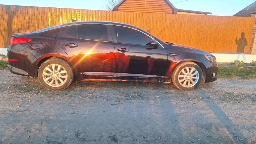 продам автомобіль Kia optima