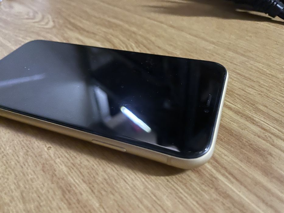 iPhone XR 64 ГБ. Отличное состояние