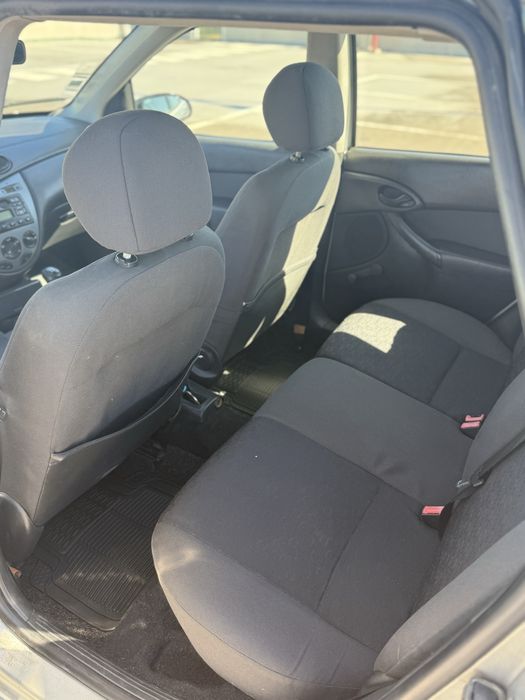 Ford Focus 1.4 gasolina 2002