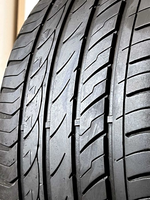 Pneus Sunitrac Focus 9000 - 235/35/19 - Excelentes