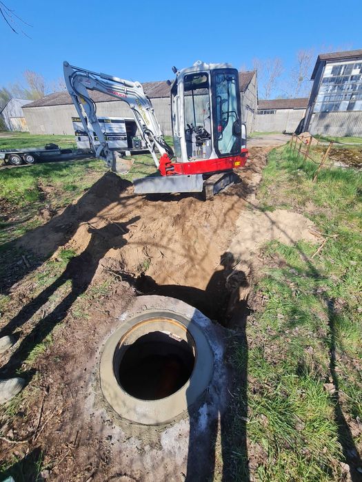 Usługi minikoparką koparka 2.5t