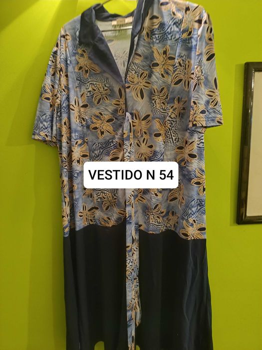 Vestidos de senhora cada 5 euros. Tamanho nas fotos