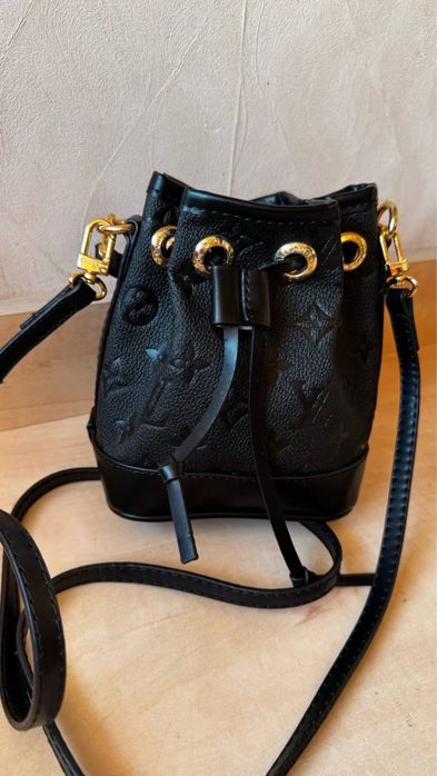 Сумочка-рюкзачок Louis Vuitton