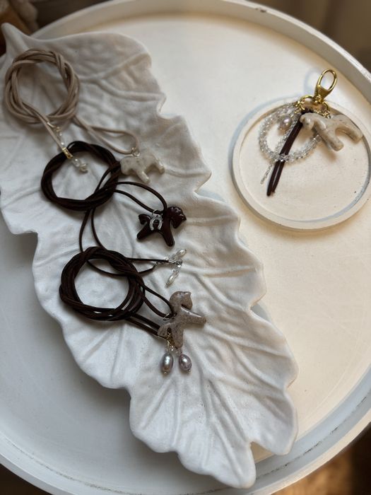 Прикраси ручної роботи , символ 2026 р , чокер , сережки , брелки