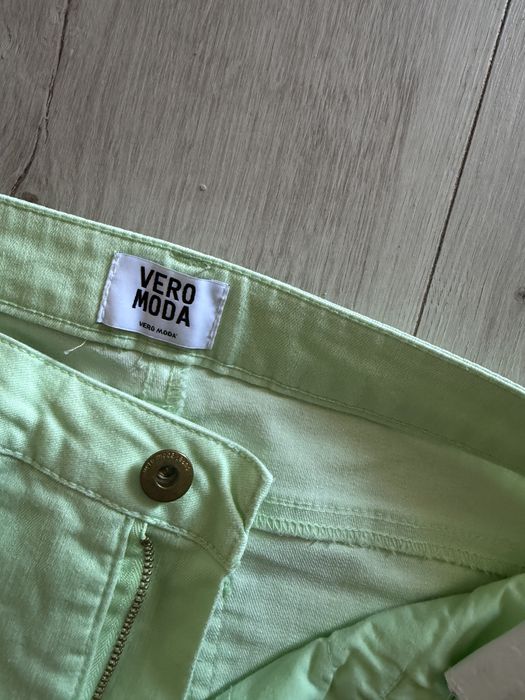 Spodnie idealne na lato Vero Moda