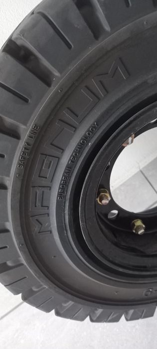 Opona pełna 6.00-9  i felga Soledeal MAGNUM Quick