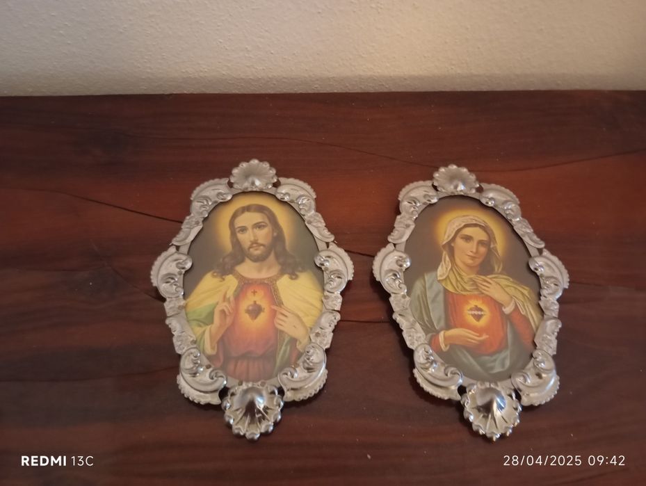 Duas imagens em moldura de inox