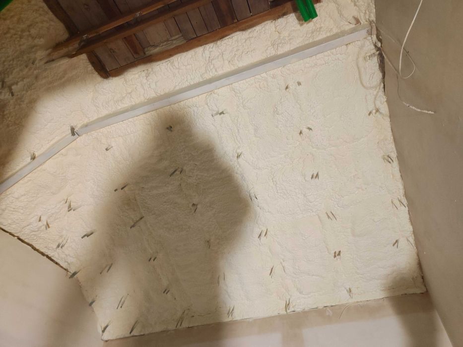 Tynki ocieplenia piana PUR izolacje wełna celuloza, tynk gips cem wap