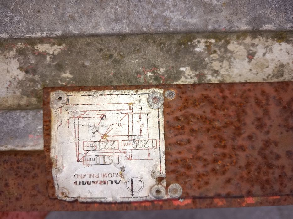 Chwytak do słomy prostokątne belki lub skrzynio palety