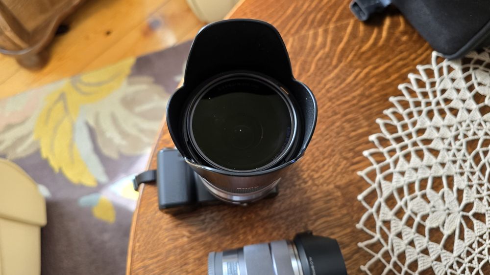 Sony Nex 5 z trzema obiektywami