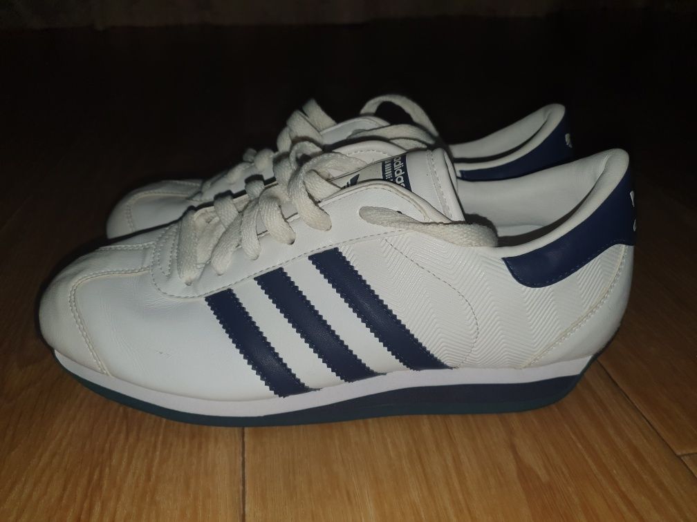 Adidas LA MARQUE AUX 3 BANDES 1 000 Olx