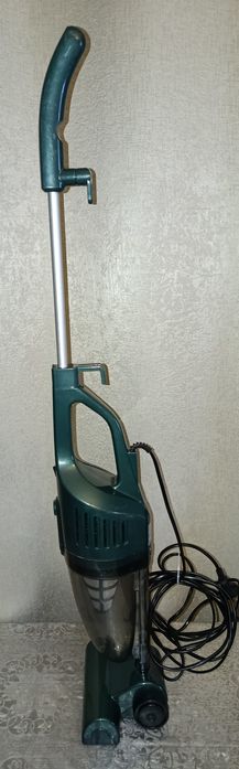 Продам вертикальний пилосос!