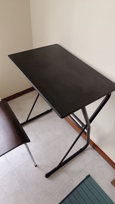 Mesa de apoio ou de computador