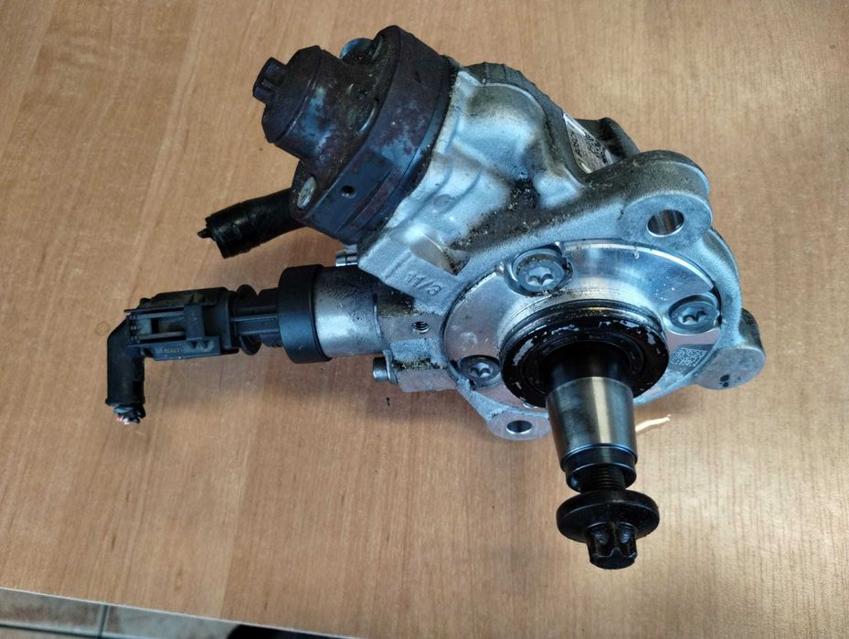 Pompa wtryskowa  BMW E87 E81 E90 E91 2.0D N47 7797874