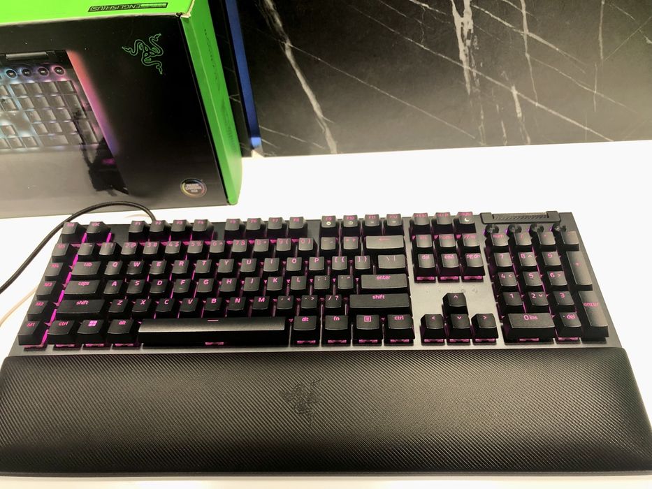 Клавіатура razer blackwidow v4