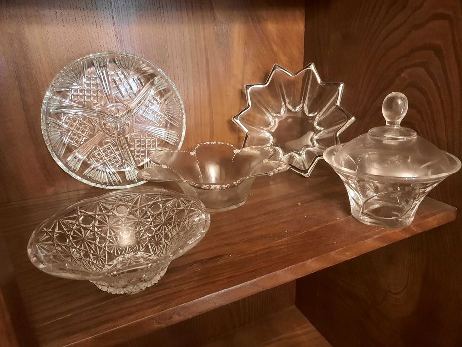 Peças e vidro e cristal