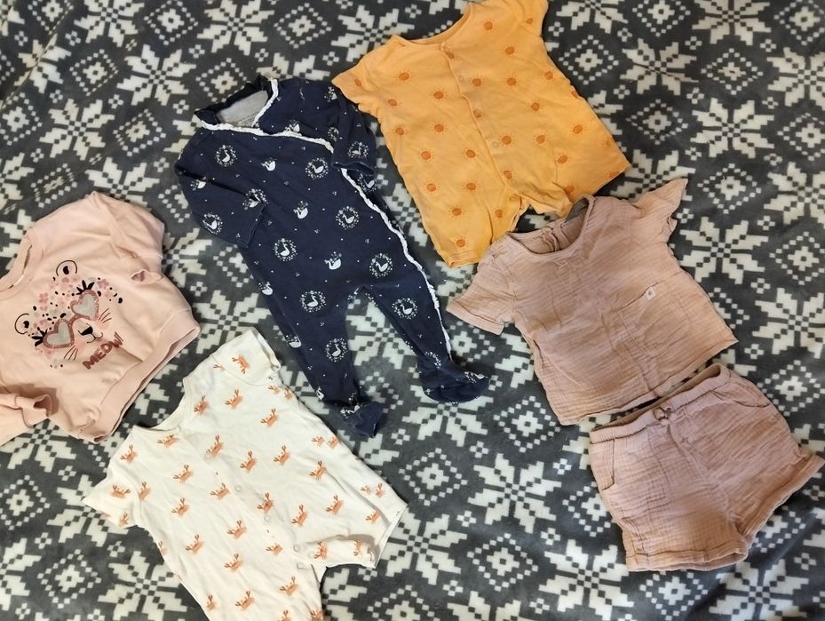 Віддам дитячий одяг 6-9 місяців, буде довше