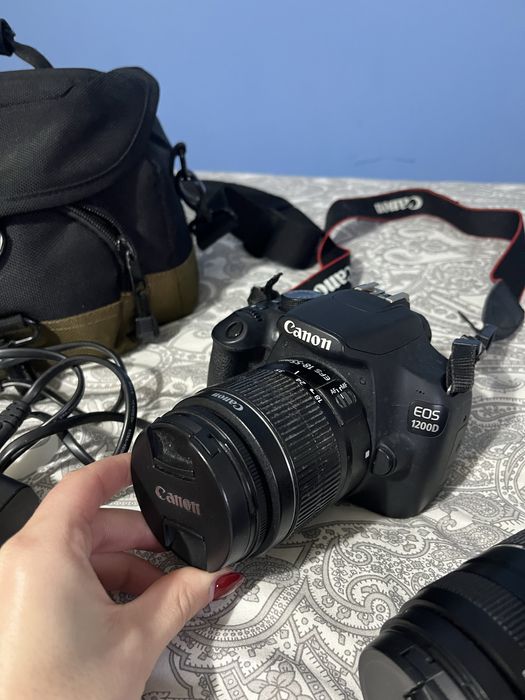 Canon 1200D + 2 objetivas + cartao memória + carregador + bolsa
