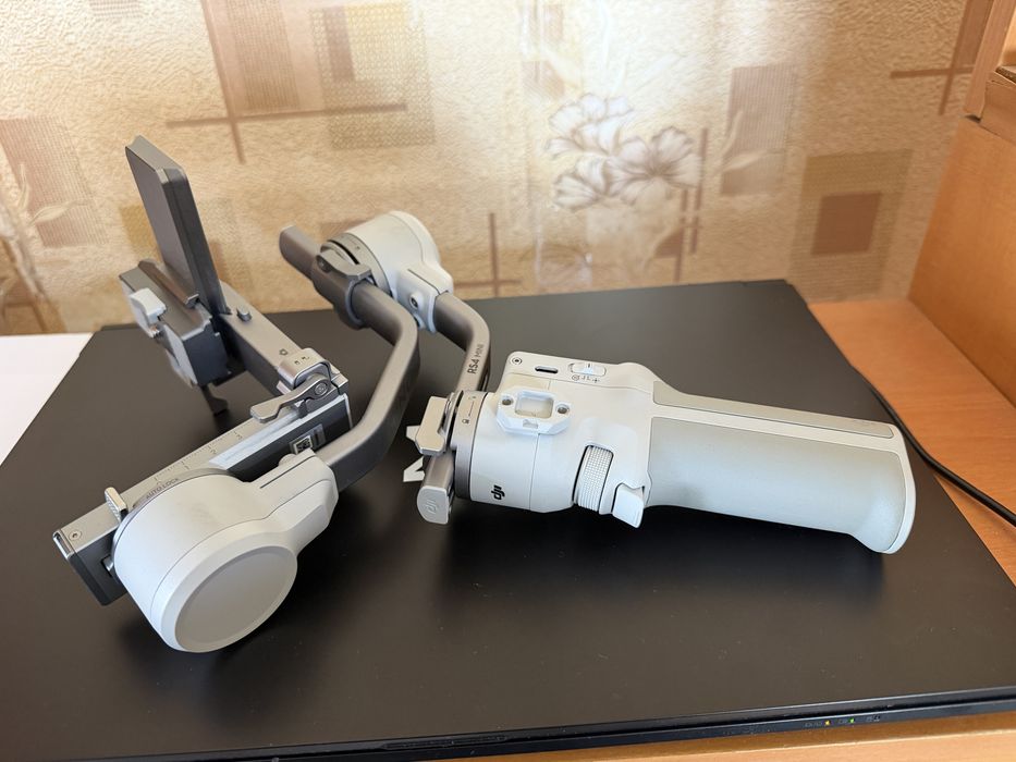 Стабілізатор для камери DJI Ronin RS 4 Mini