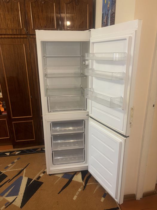 Холодильник Indesit