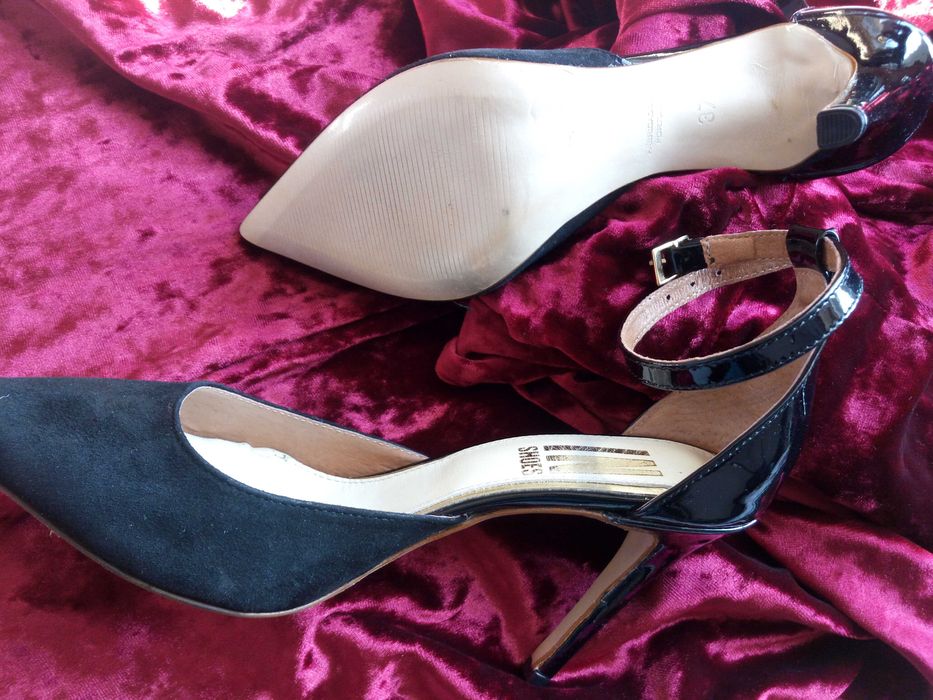 Sapatos pretos 37